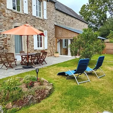 Maison En Pierres Entre Terre Et Mer.. Neuville-en-Beaumont Exterior photo